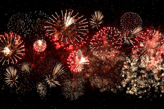 Learn Serbian ways of celebrating New Year: It can't go without fireworks!