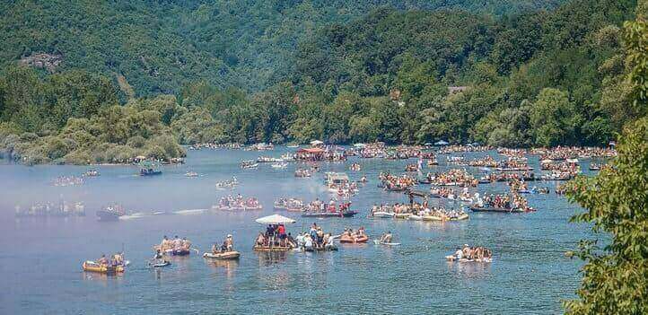 serbian festivals drinska regata river people 