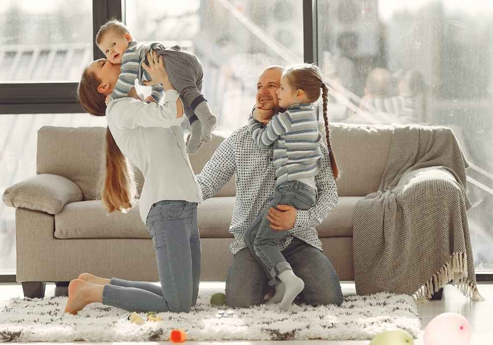 Serbian A1 Vocabulary Course (Family & Leisure Time) 1 family having leisure time with serbian vocabulary course