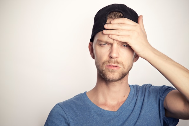 Serbian Word Order Made Easy: No More Stress with Unstressed Words! 2 serbian word order confused man