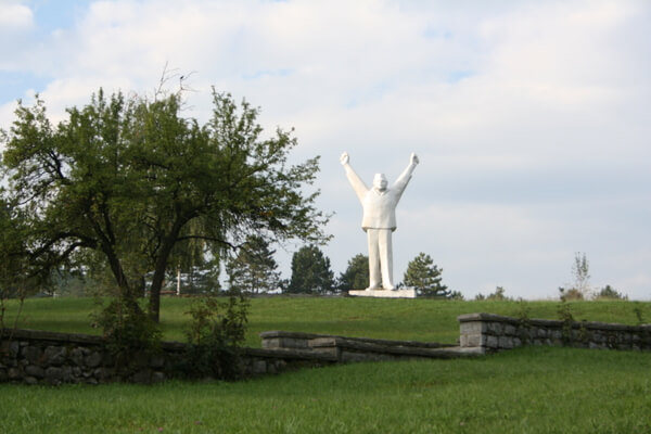 What to Visit in Valjevo: 5+ Amazing Places You Mustn't Miss! 3 what to visit in valjevo monumet of stefan filipović in park vidrak valjevo greenery tree