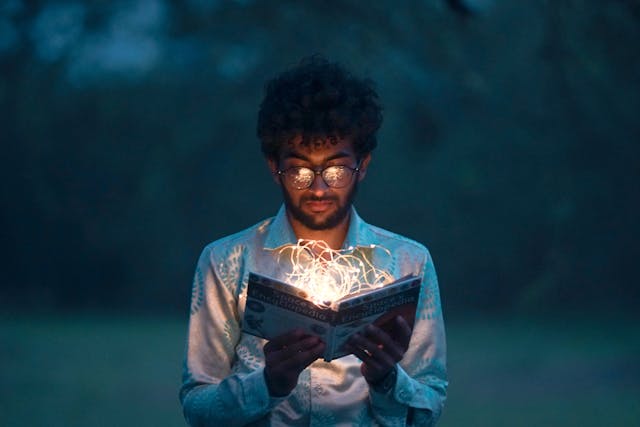 Easy Readers in Serbian: 6 Books to Enjoy Learning Serbian 3 easy reades in serbian man reading book lights